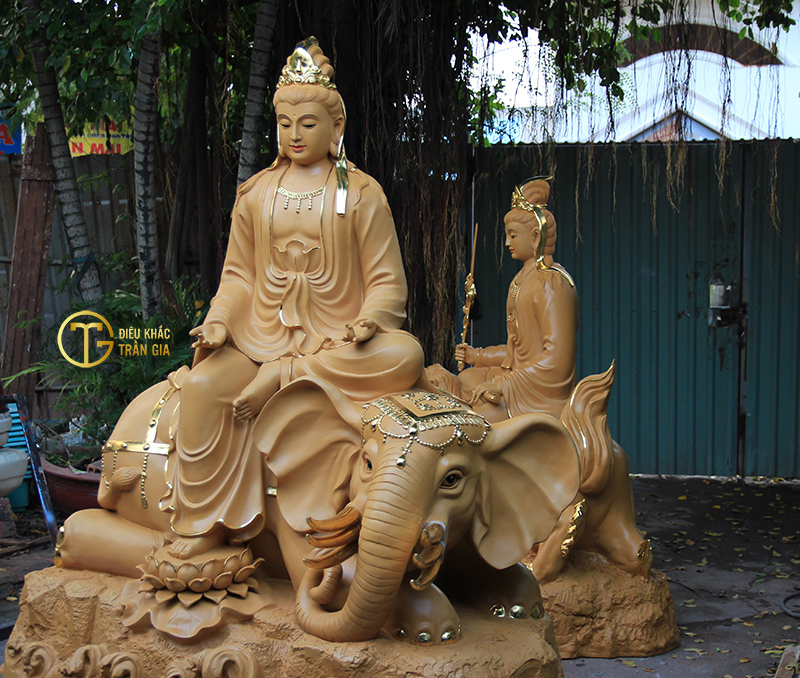 bàn thờ Phật và Gia tiên