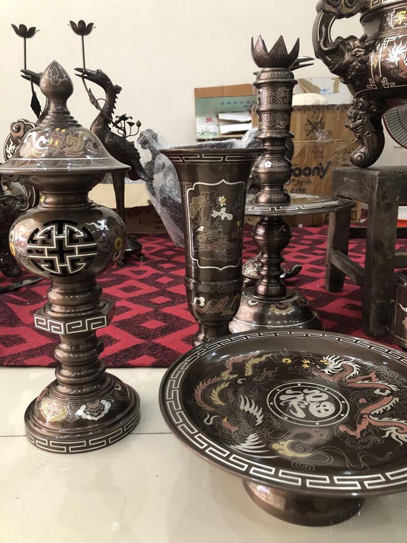 bàn thờ Phật và Gia tiên