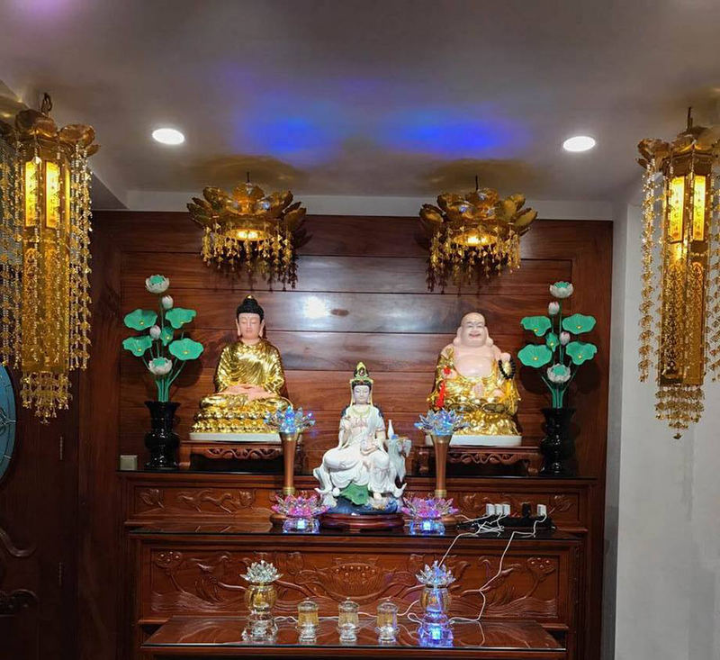 bàn thờ Phật và Gia tiên