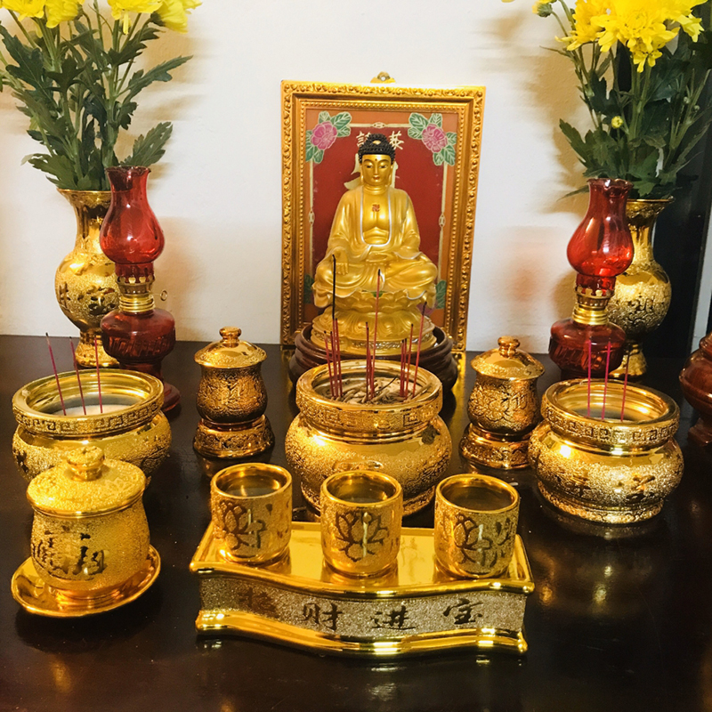 bàn thờ Phật và Gia tiên