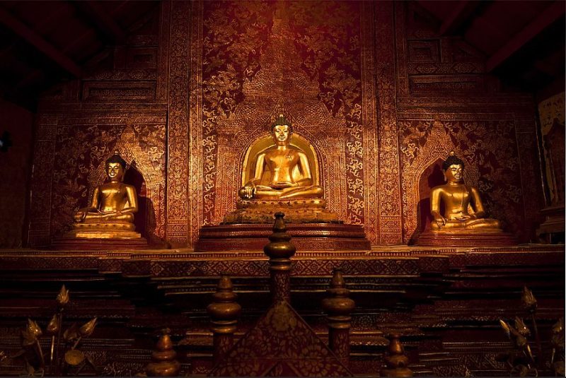 Tượng Tam Thế Phật mạ vàng