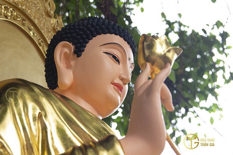 Tượng Phật bằng vàng