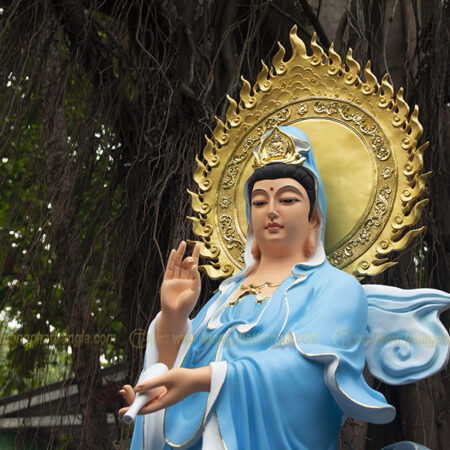Tượng Bồ Tát Quan Thế Âm đứng cao 200cm