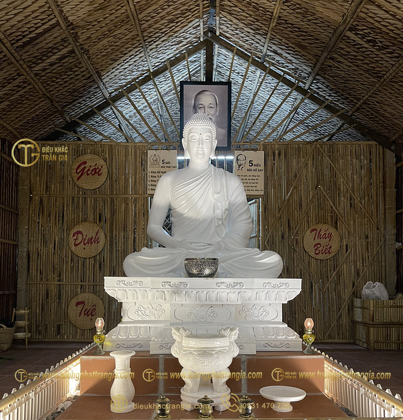 Tượng Phật Thích Ca màu trắng đẹp