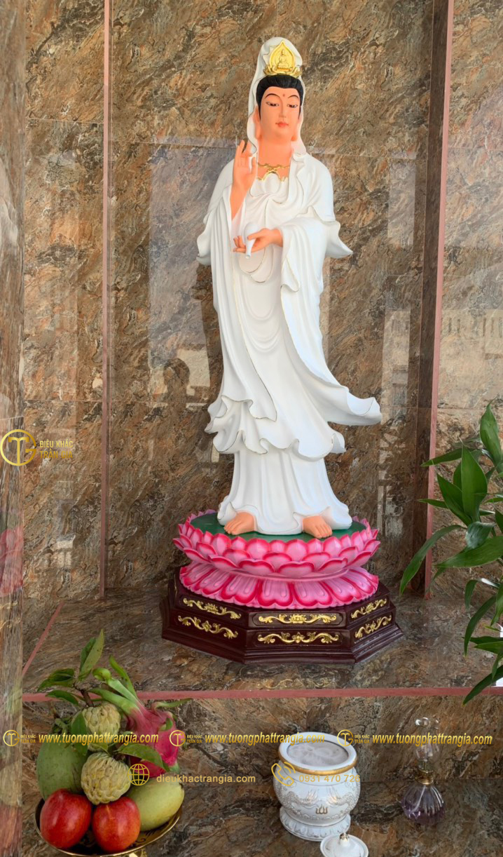 Tượng Phật trên sân thượng