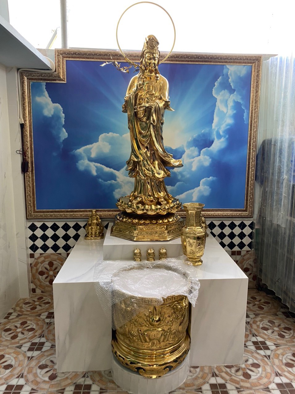 Tượng Phật mẹ Quan Âm Bồ Tát bằng đồng
