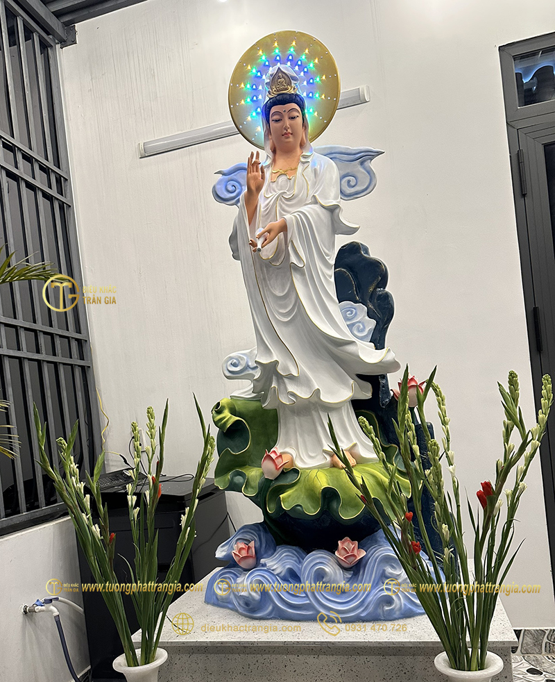 Thờ mẹ Quan Âm đứng hay ngồi
