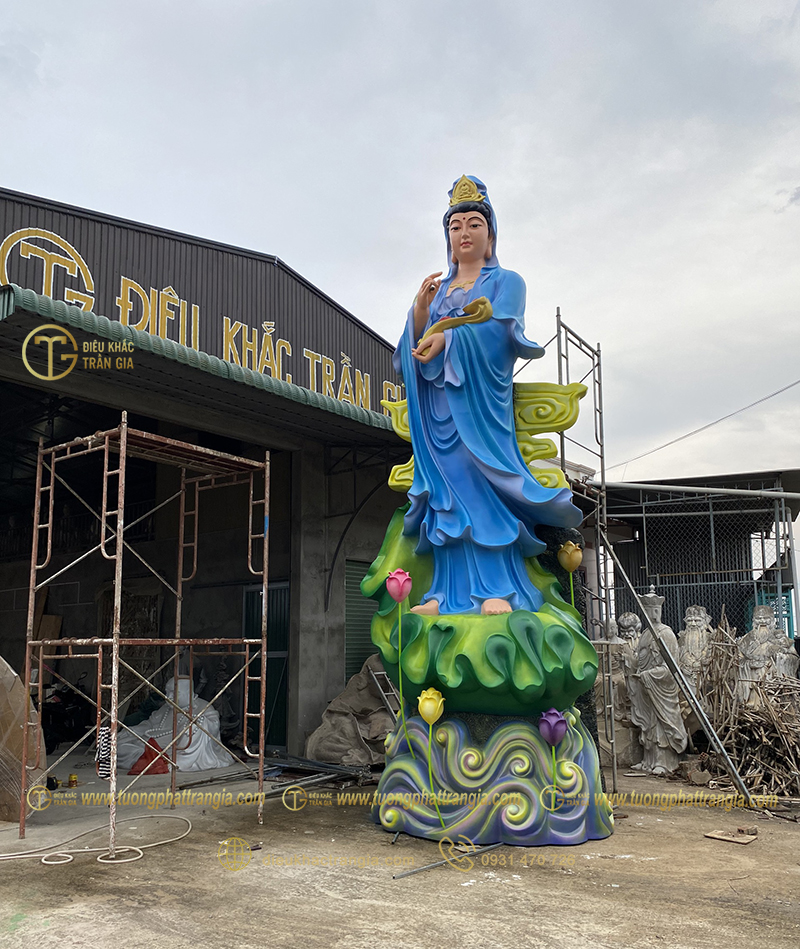 Thờ mẹ Quan Âm trên sân thượng