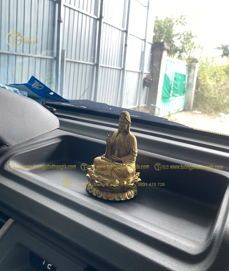tượng quan âm bồ tát để xe ô tô