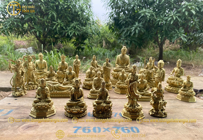 Tượng Phật để xe ô tô theo tuổi phù hợp