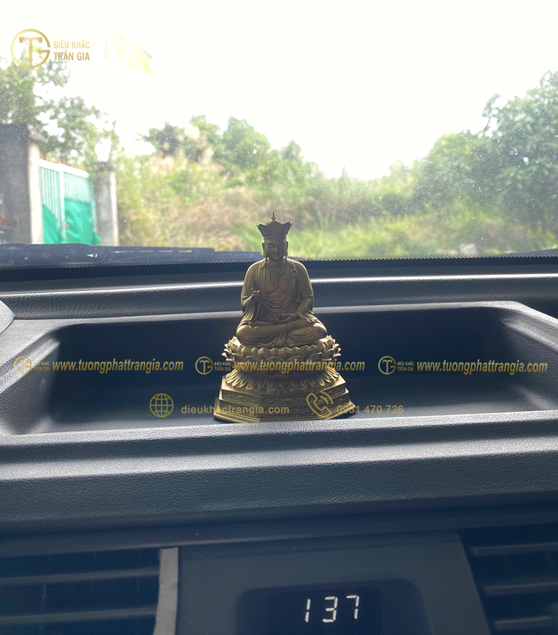 Tượng Phật để xe ô tô theo tuổi phù hợp