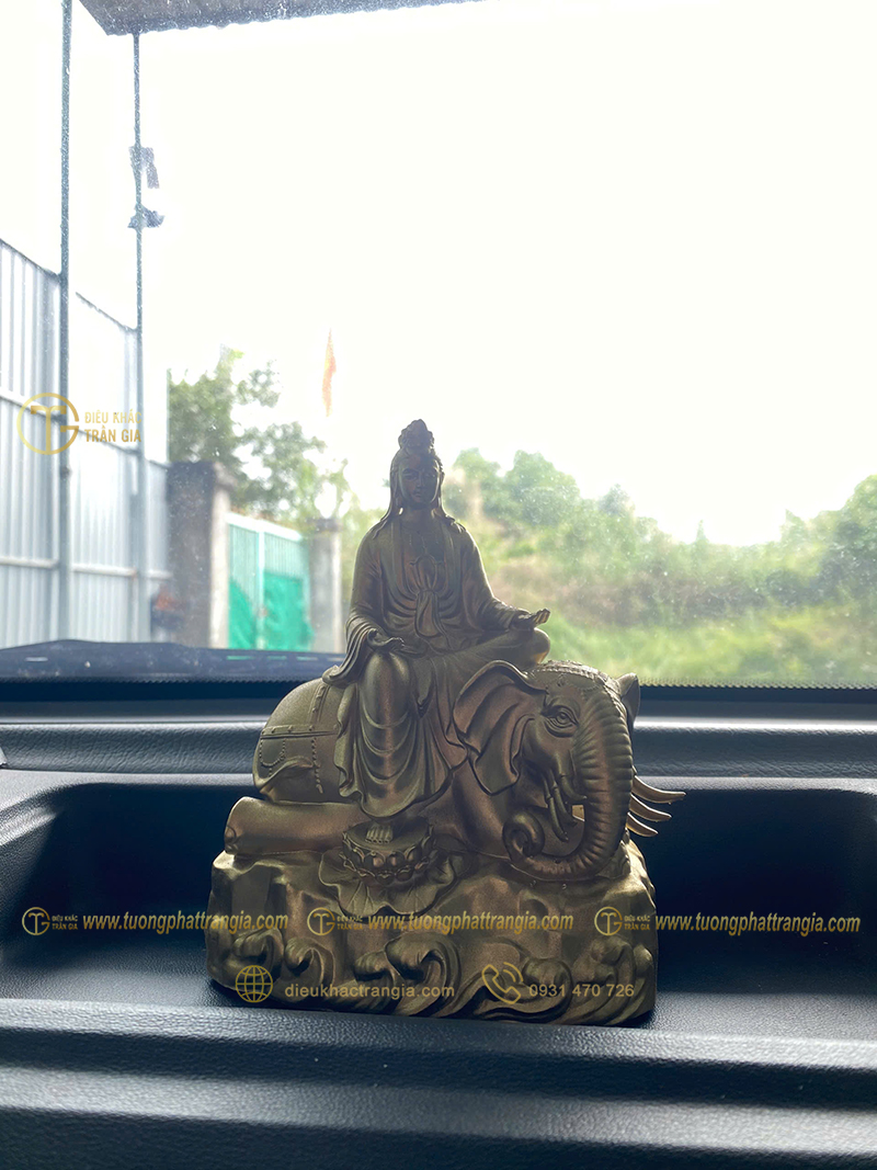 tượng phật phổ hiền bồ tát để ô tô
