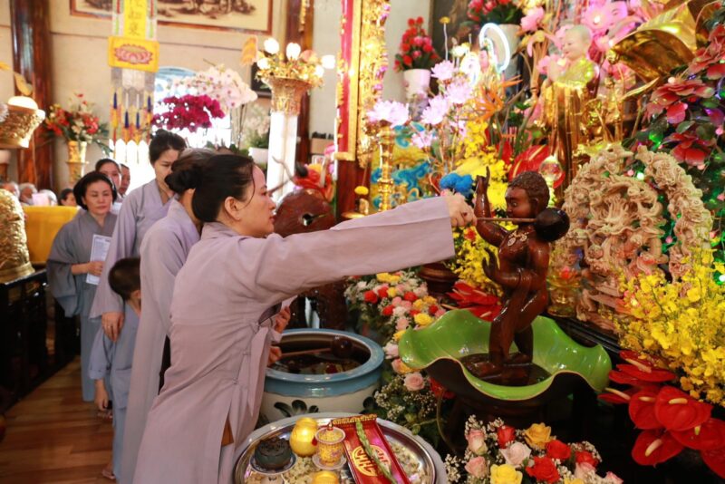 lễ phật đản cúng gì