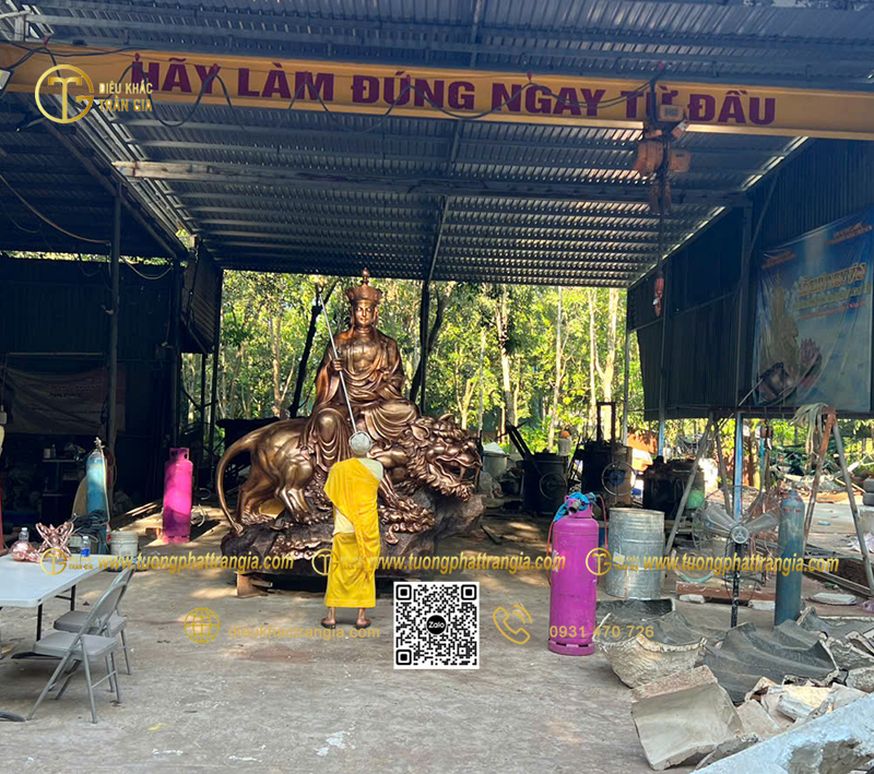 Tượng Địa Tạng Vương Bồ Tát bằng đồng 330cm