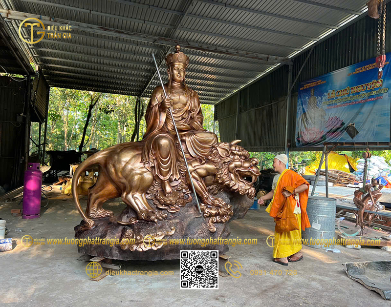 Tượng Địa Tạng Vương Bồ Tát bằng đồng 330cm