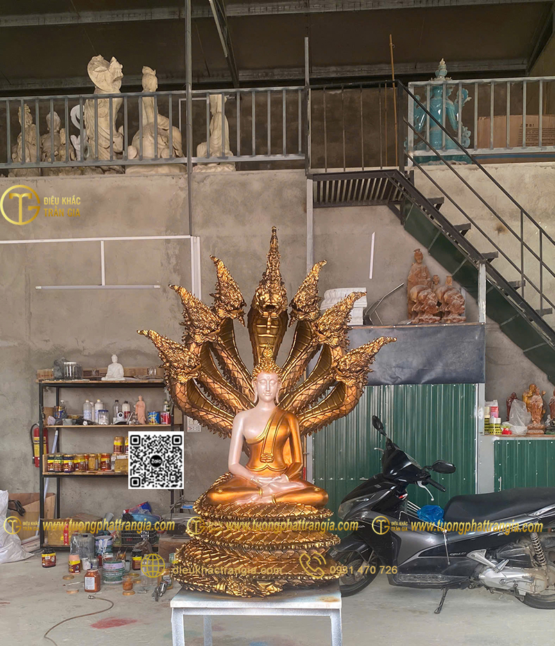 Tượng Phật rắn 7 đầu