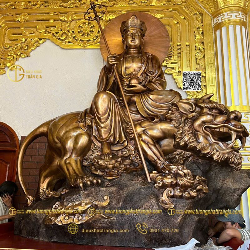 tượng địa tạng vương cưỡi đề thính