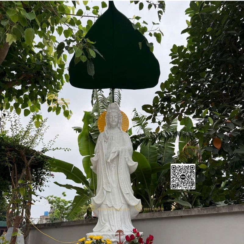 mái che tượng Phật Mẹ Quan Âm ngoài trời