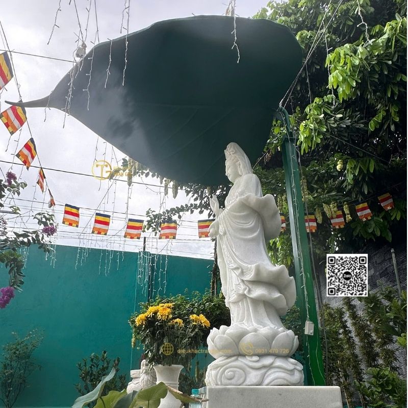 Lá Bồ Đề Che Tượng Phật 250cm