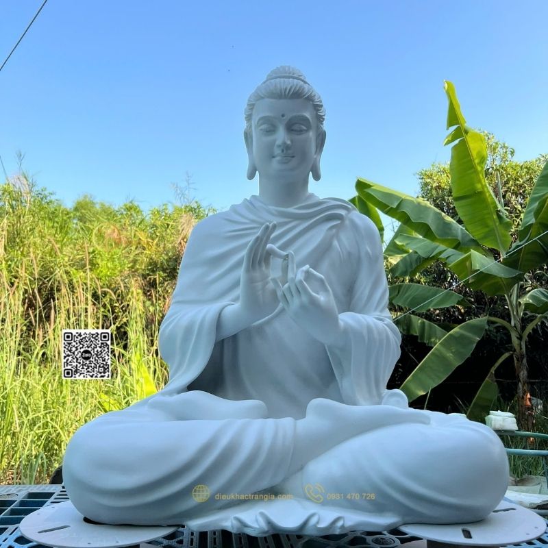 Hình ảnh mẫu tượng Bổn Sư Ấn Địa Xúc 70 tại xưởng Trần Gia