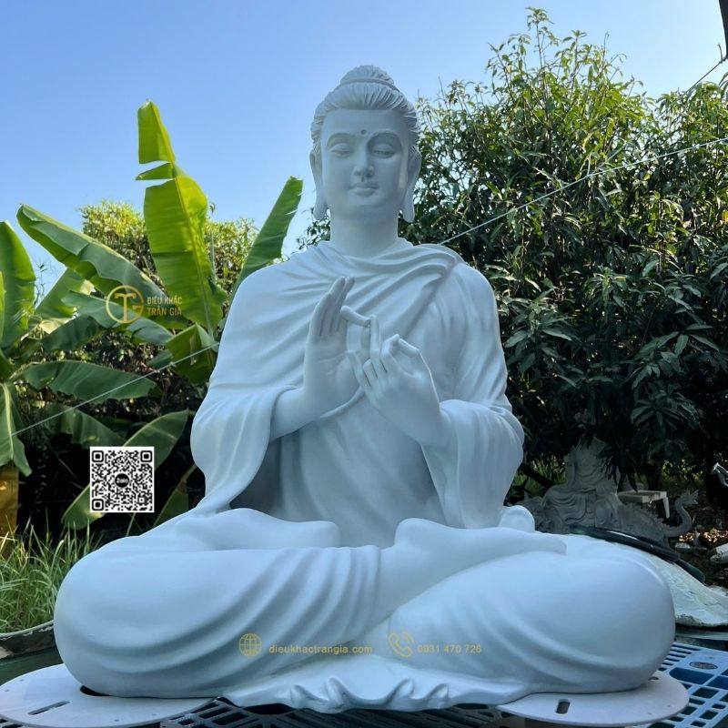 Hình ảnh mẫu tượng Bổn Sư Ấn Địa Xúc 70 tại xưởng Trần Gia