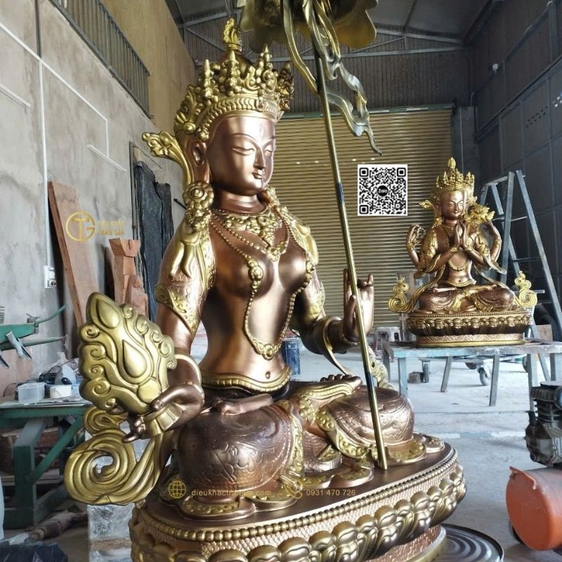 Tượng Bạch Tản Cái Phật Mẫu